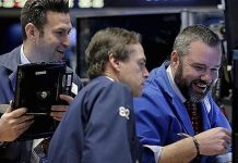 Chứng khoán Mỹ tăng trở lại, giá dầu giảm sâu hơn 4%